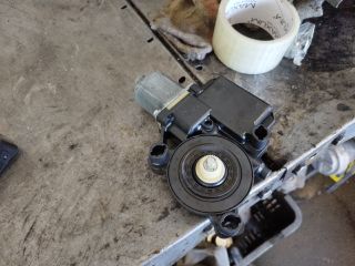 bontott VW POLO V Bal hátsó Ablakemelő Motor