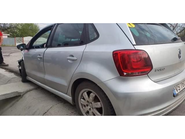 bontott VW POLO V Bal hátsó Felső Zsanér