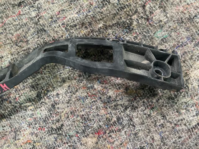 bontott VW POLO V Bal hátsó Oldal Lökhárító Tartó (Műanyag)