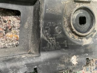 bontott VW POLO V Bal hátsó Oldal Lökhárító Tartó (Műanyag)