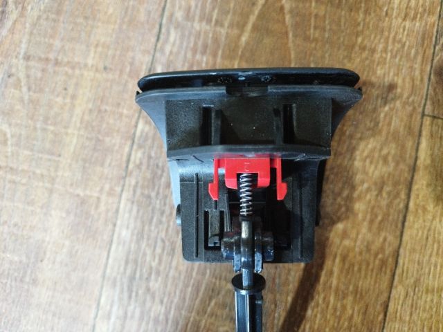 bontott VW POLO V Bal hátsó Ülés Rögzítő