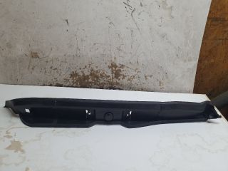 bontott VW POLO V Bal Sárvédő Csavar Burkolat