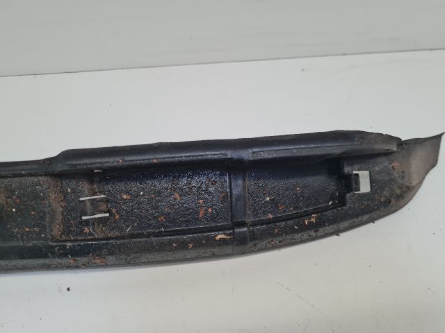 bontott VW POLO V Bal Sárvédő Csavar Burkolat