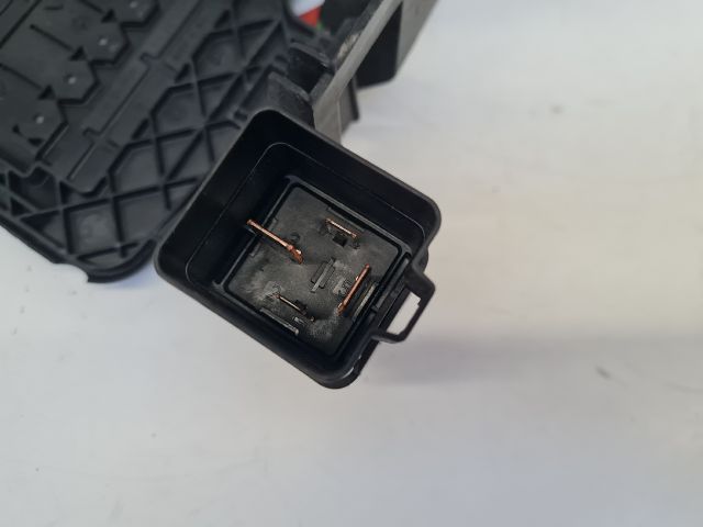 bontott VW POLO V Biztosítéktábla Fedél