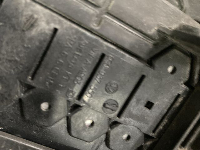 bontott VW POLO V Biztosítéktábla Fedél