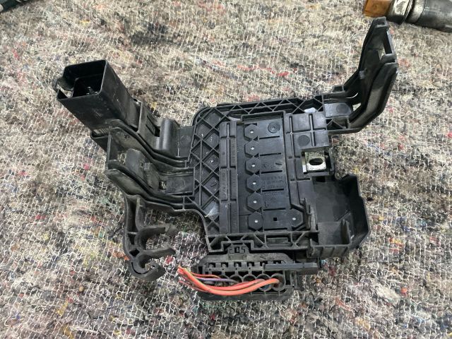 bontott VW POLO V Biztosítéktábla Fedél