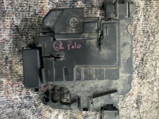 bontott VW POLO V Biztosítéktábla Fedél