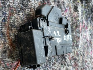 bontott VW POLO V Biztosítéktábla Fedél