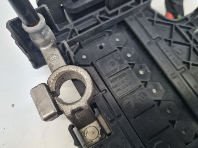 bontott VW POLO V Biztosítéktábla Fedél