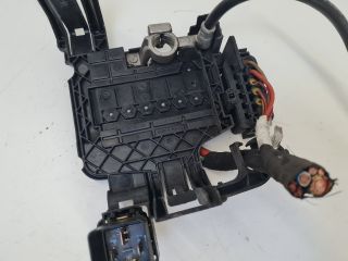 bontott VW POLO V Biztosítéktábla Fedél