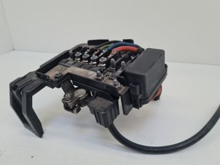 bontott VW POLO V Biztosítéktábla Fedél