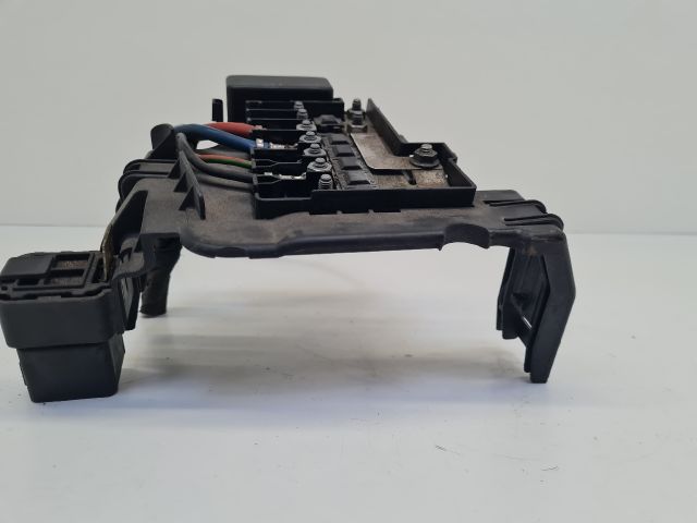 bontott VW POLO V Biztosítéktábla Fedél