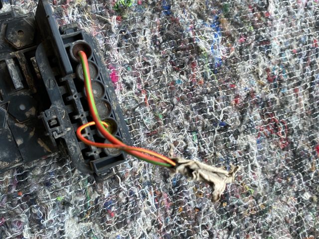 bontott VW POLO V Biztosítéktábla Fedél