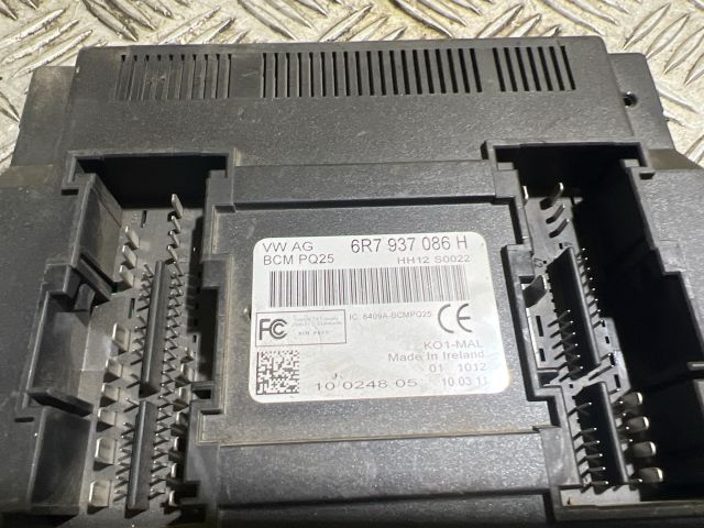 bontott VW POLO V Biztosítéktábla Utastér