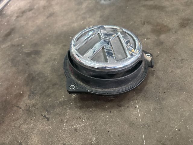 bontott VW POLO V Csomagtér Nyitó Kar / Gomb