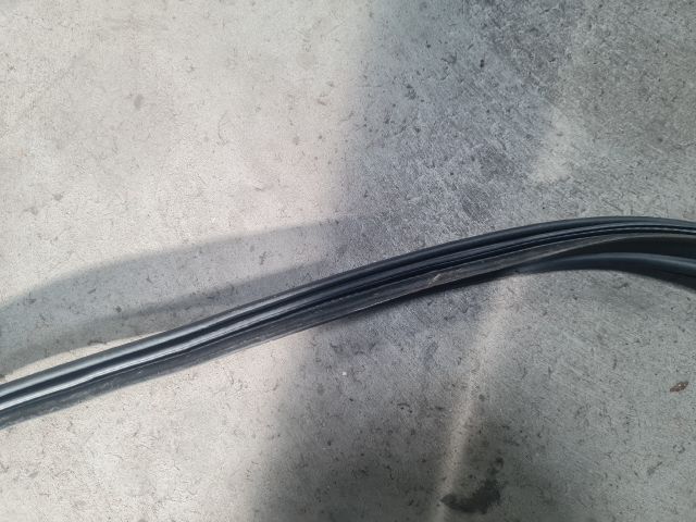 bontott VW POLO V Csomagtérajtó Gumikéder