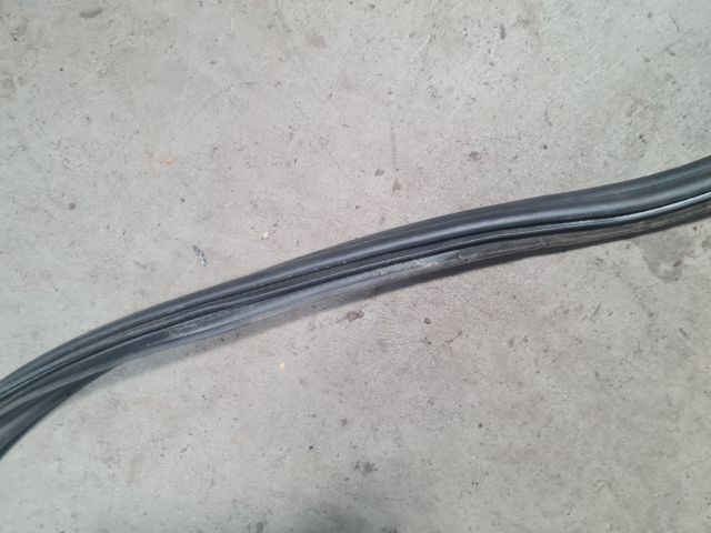 bontott VW POLO V Csomagtérajtó Gumikéder