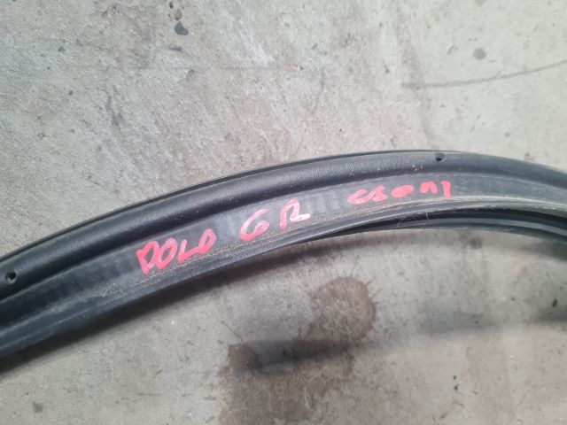 bontott VW POLO V Csomagtérajtó Gumikéder