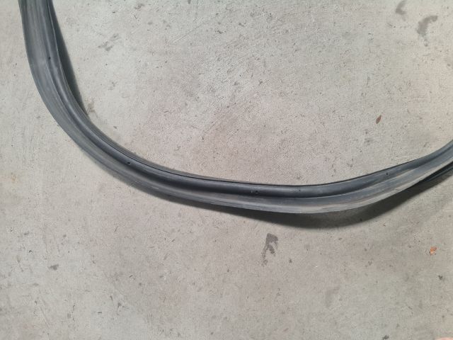 bontott VW POLO V Csomagtérajtó Gumikéder