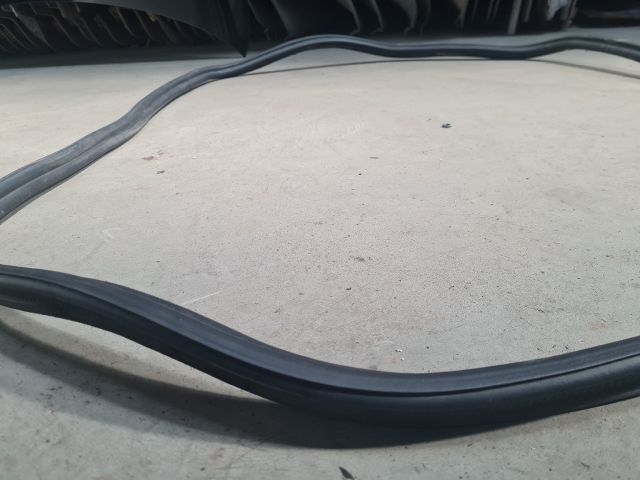 bontott VW POLO V Csomagtérajtó Gumikéder