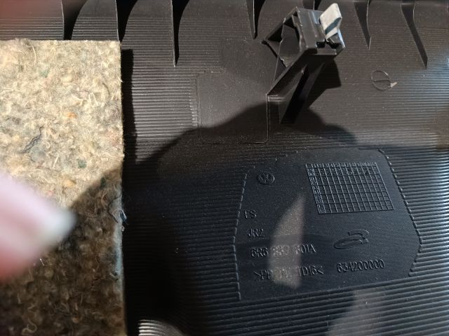 bontott VW POLO V Csomagtérajtó Kárpit