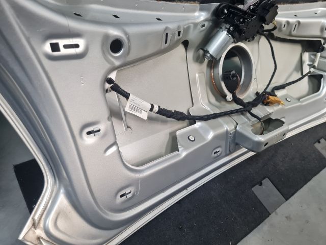 bontott VW POLO V Csomagtérajtó (Részeivel)