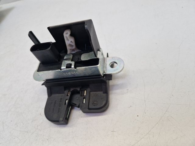 bontott VW POLO V Csomagtérajtó Zárszerkezet