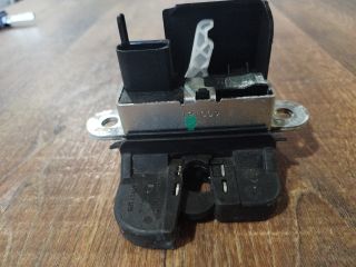 bontott VW POLO V Csomagtérajtó Zárszerkezet