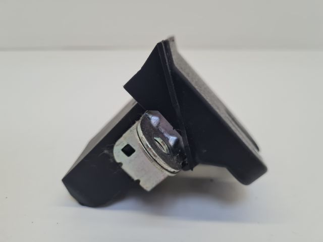 bontott VW POLO V Csomagtérajtó Zárszerkezet