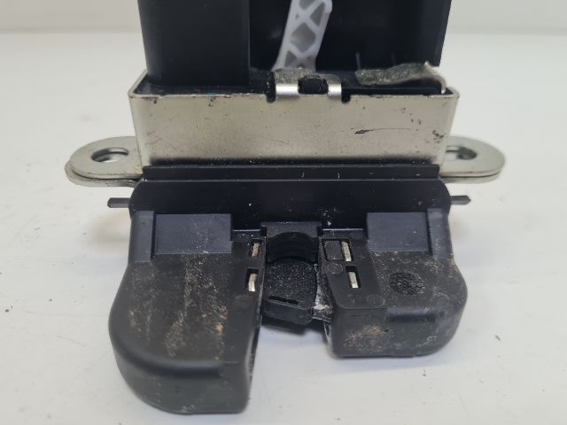 bontott VW POLO V Csomagtérajtó Zárszerkezet