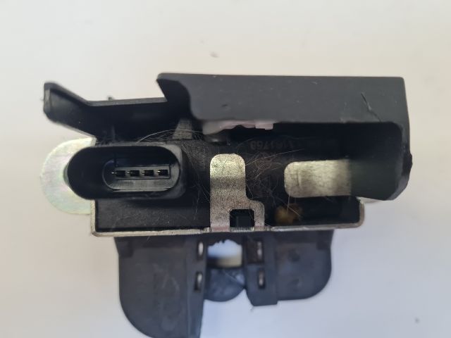 bontott VW POLO V Csomagtérajtó Zárszerkezet