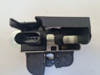 bontott VW POLO V Csomagtérajtó Zárszerkezet