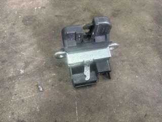 bontott VW POLO V Csomagtérajtó Zárszerkezet