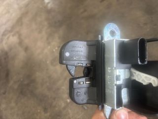 bontott VW POLO V Csomagtérajtó Zárszerkezet