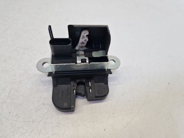 bontott VW POLO V Csomagtérajtó Zárszerkezet