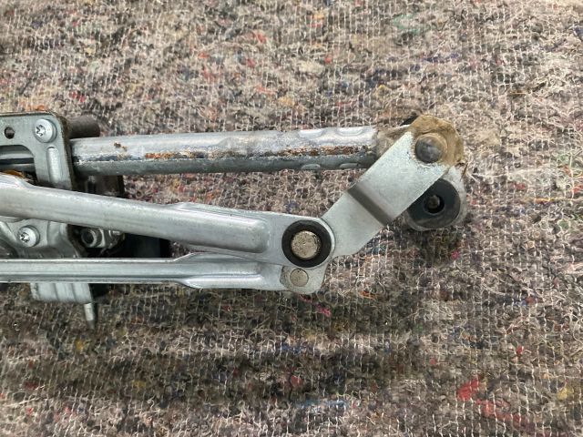 bontott VW POLO V Első Ablaktörlő Szerkezet Motorral