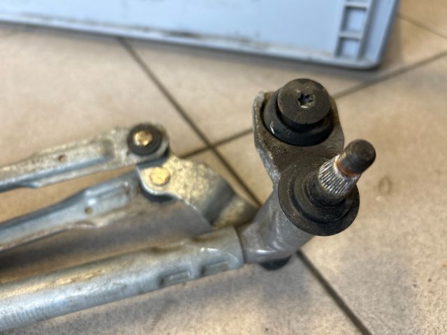 bontott VW POLO V Első Ablaktörlő Szerkezet Motorral