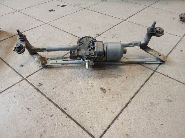 bontott VW POLO V Első Ablaktörlő Szerkezet Motorral