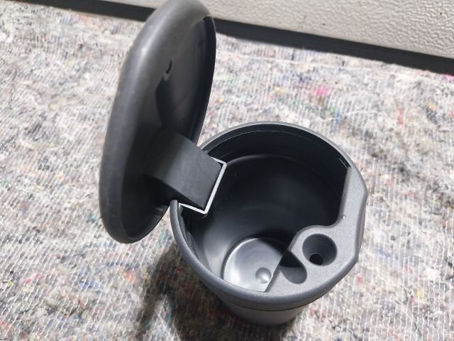 bontott VW POLO V Első Hamutartó