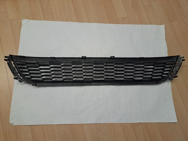bontott VW POLO V Első Lökhárító Alsó Középső Díszrács