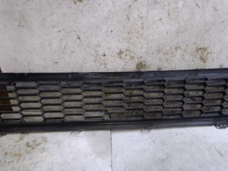 bontott VW POLO V Első Lökhárító Alsó Középső Díszrács