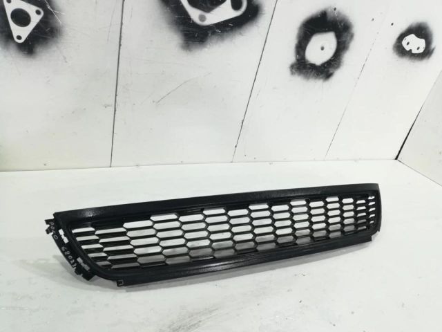 bontott VW POLO V Első Lökhárító Alsó Középső Díszrács