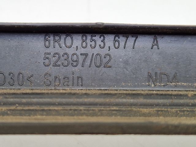 bontott VW POLO V Első Lökhárító Alsó Középső Díszrács