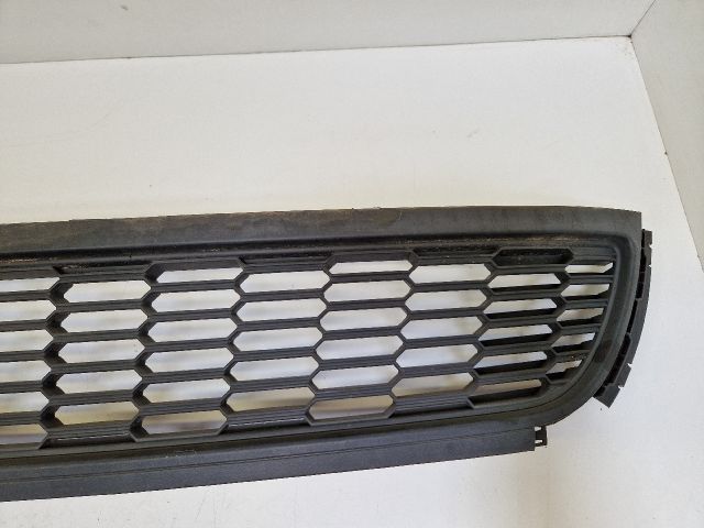 bontott VW POLO V Első Lökhárító Alsó Középső Díszrács