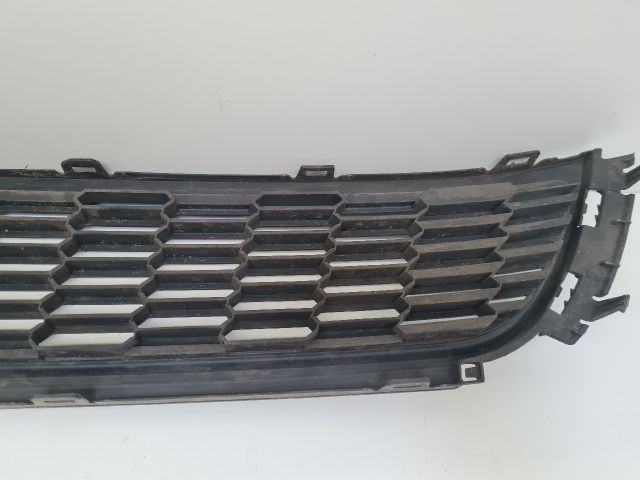 bontott VW POLO V Első Lökhárító Alsó Középső Díszrács