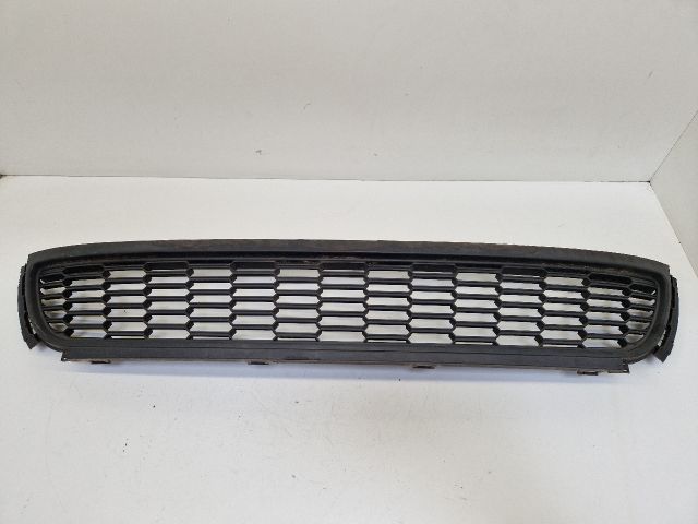 bontott VW POLO V Első Lökhárító Alsó Középső Díszrács