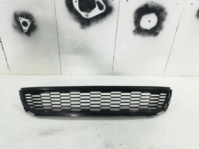 bontott VW POLO V Első Lökhárító Alsó Középső Díszrács