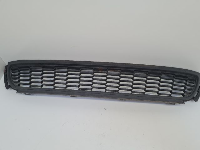 bontott VW POLO V Első Lökhárító Alsó Középső Díszrács