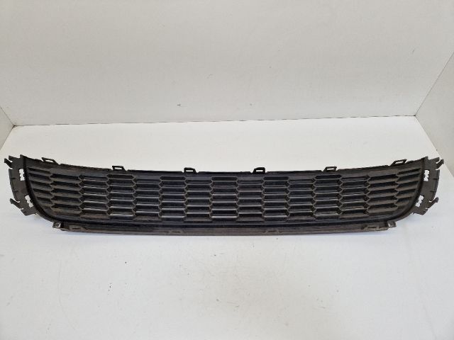 bontott VW POLO V Első Lökhárító Alsó Középső Díszrács