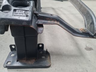 bontott VW POLO V Első Lökhárító Merevítő (Fém)